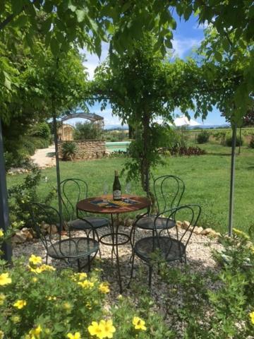 Mas De Costebelle Bed & Breakfast Bollène Екстериор снимка